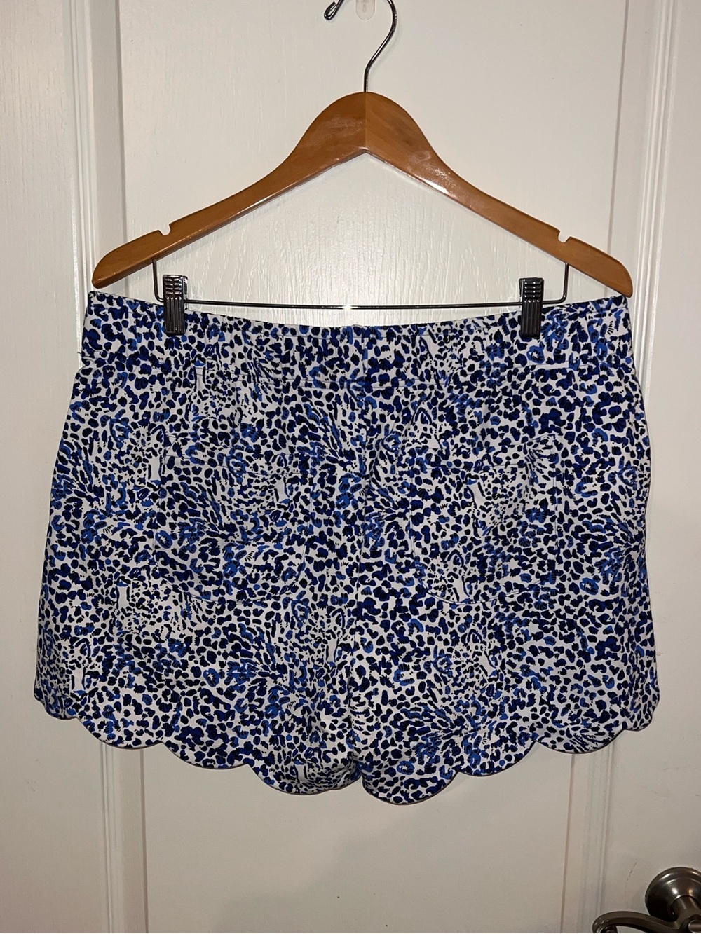 NWT Lilly Pulitzer Leva Knit Short Resort White Twisted Up Blue Animal Print XL - Picture 4 of 4